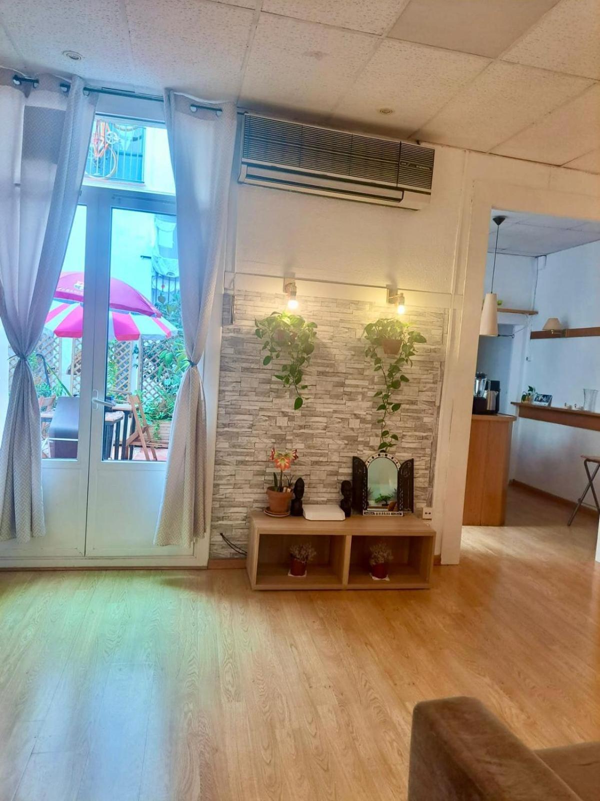 Habitacion Para Grupos Hasta 8 En Plena Rambla De Cataluna Барселона Экстерьер фото