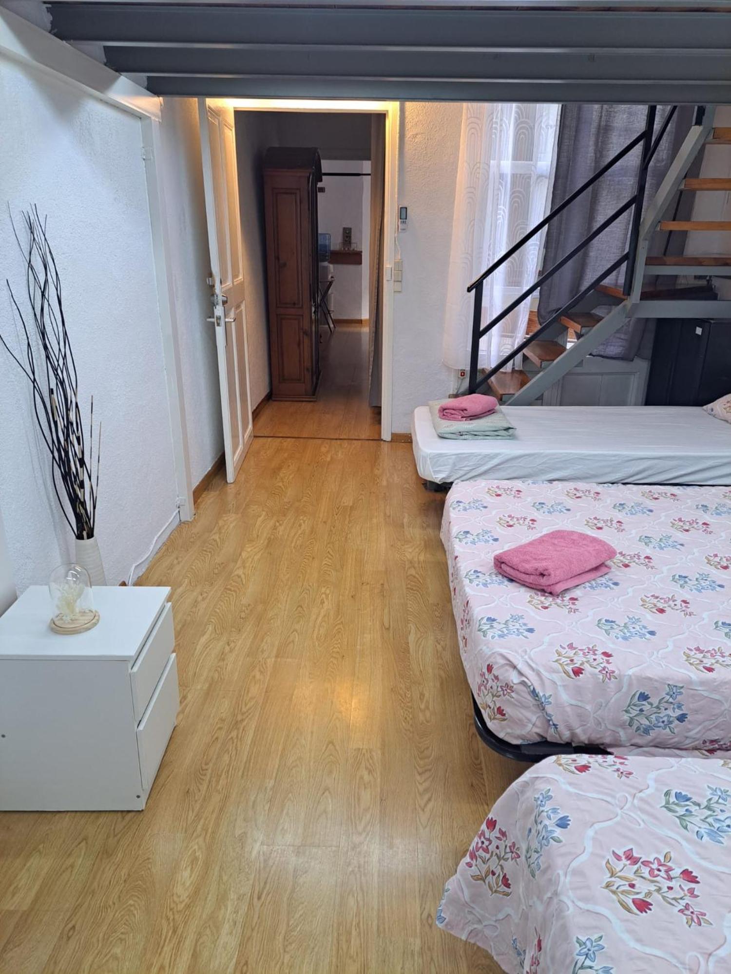 Habitacion Para Grupos Hasta 8 En Plena Rambla De Cataluna Барселона Экстерьер фото