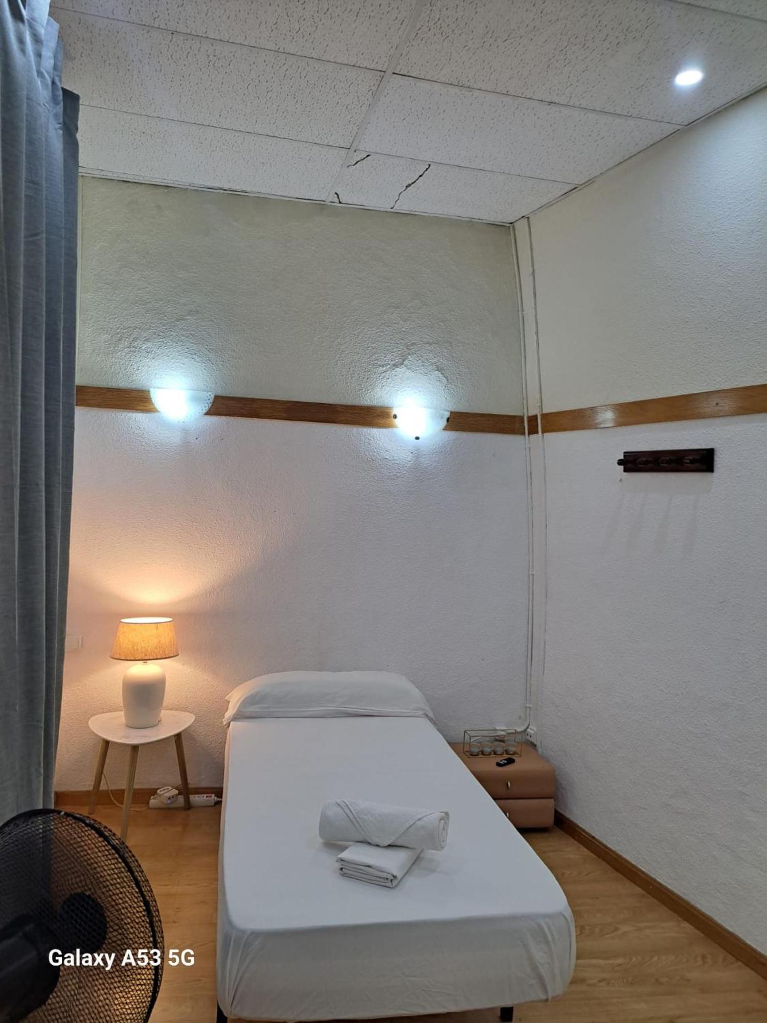 Habitacion Para Grupos Hasta 8 En Plena Rambla De Cataluna Барселона Экстерьер фото