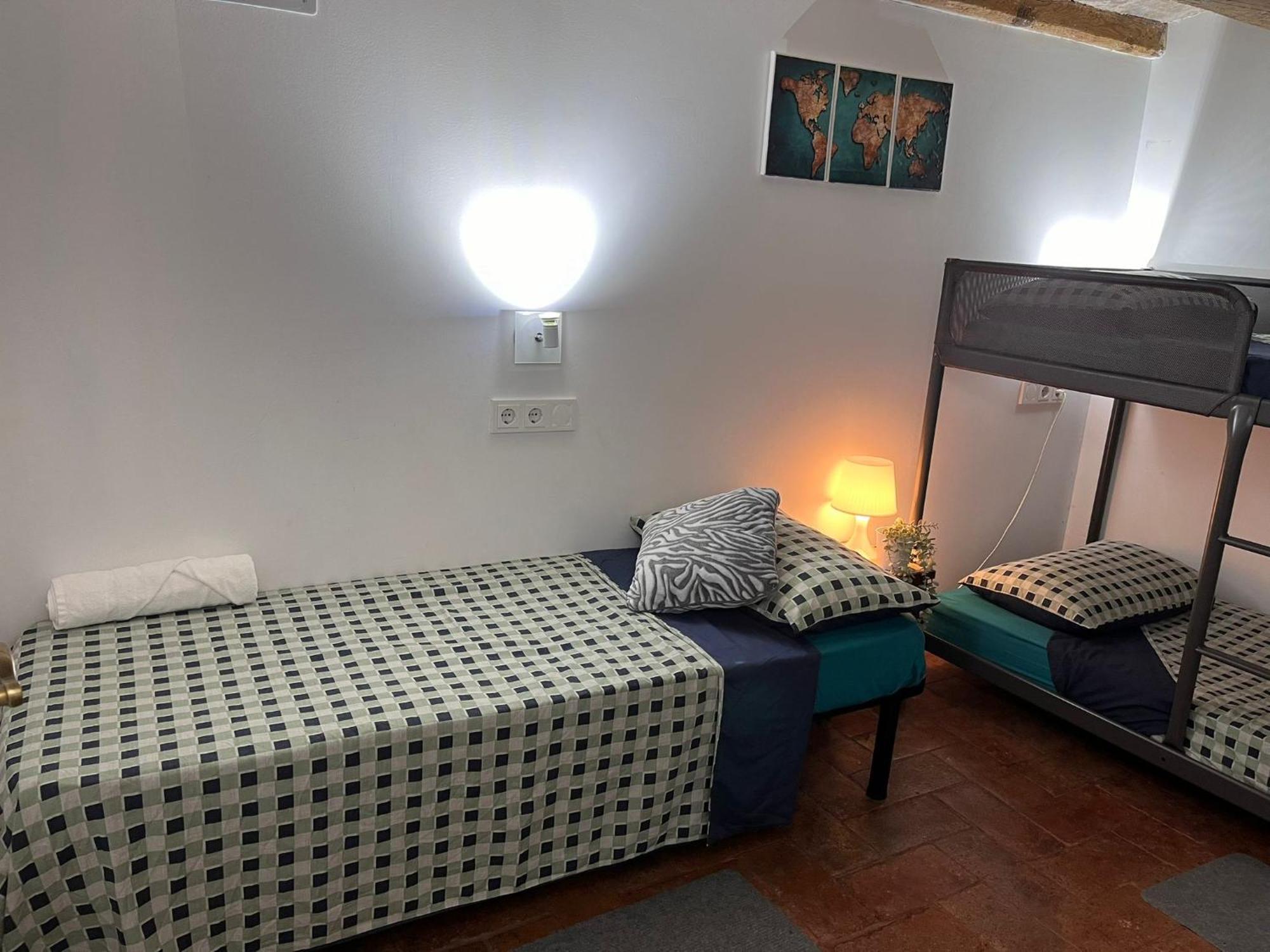 Habitacion Para Grupos Hasta 8 En Plena Rambla De Cataluna Барселона Экстерьер фото