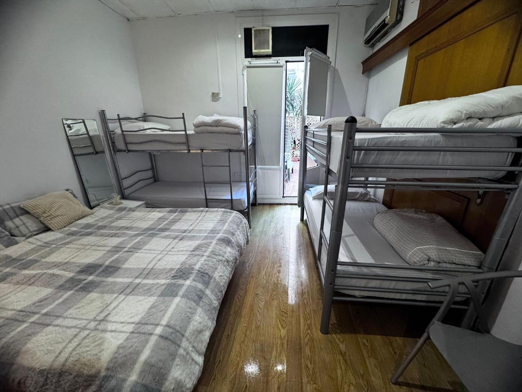Habitacion Para Grupos Hasta 8 En Plena Rambla De Cataluna Барселона Экстерьер фото